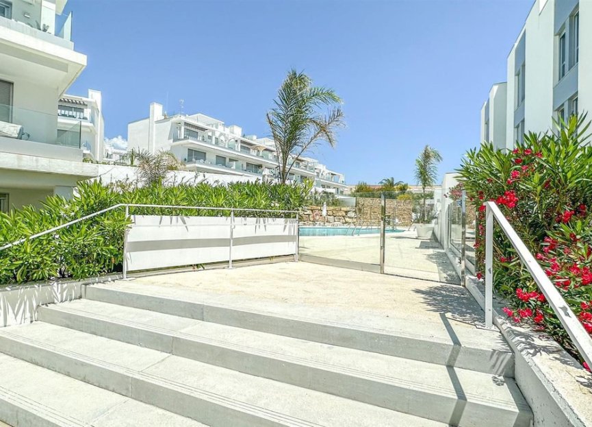 Resale - Apartment - Ground Floor Apartment - Estepona - New Golden Mile