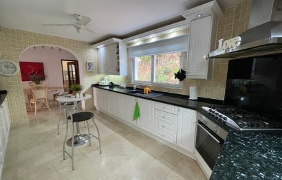 Resale - House - Detached Villa - Benalmádena