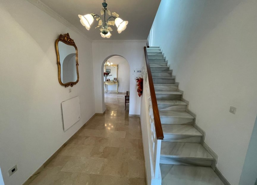 Resale - House - Detached Villa - Benalmádena