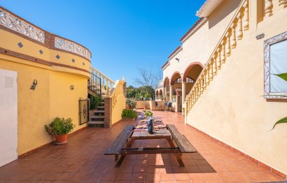 Resale - House - Finca - Cortijo - Alhaurín el Grande - Alhaurín el Grande Centro