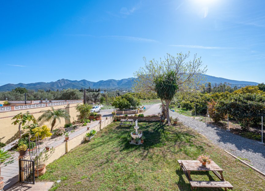 Resale - House - Finca - Cortijo - Alhaurín el Grande - Alhaurín el Grande Centro