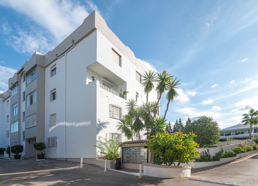 Resale - Apartment - Ground Floor Apartment - Marbella - Nueva Andalucia