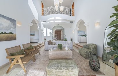 Resale - House - Detached Villa - Marbella - Nueva Andalucia