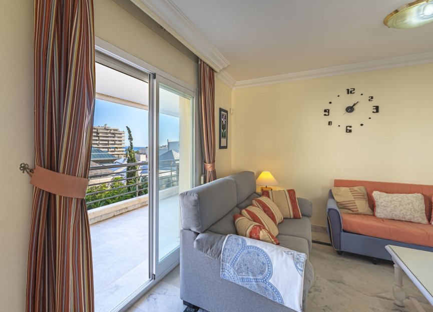 Resale - Apartment - Middle Floor Apartment - Marbella - Puerto Banús