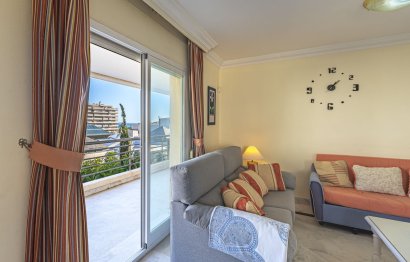 Resale - Apartment - Middle Floor Apartment - Marbella - Puerto Banús