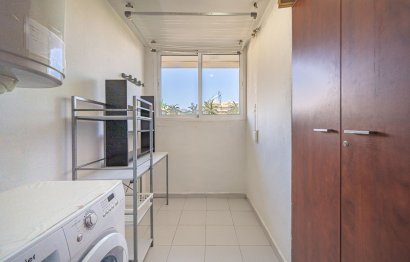 Resale - Apartment - Middle Floor Apartment - Marbella - Puerto Banús