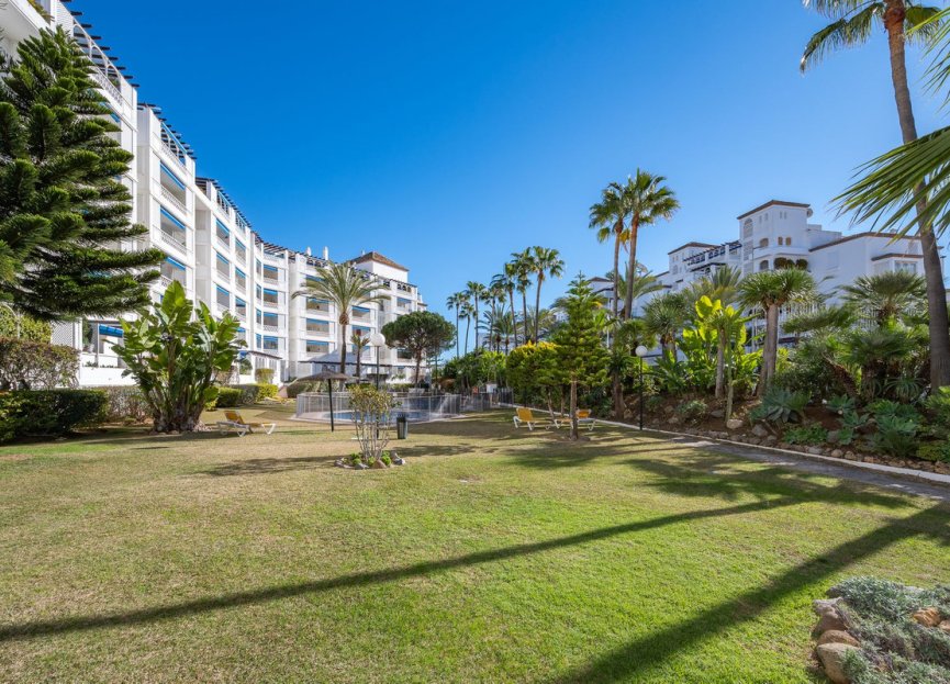 Resale - Apartment - Middle Floor Apartment - Marbella - Puerto Banús