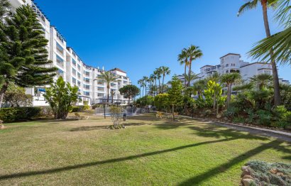 Resale - Apartment - Middle Floor Apartment - Marbella - Puerto Banús