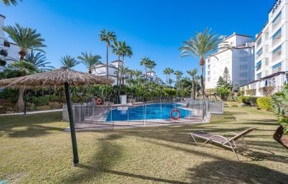 Resale - Apartment - Middle Floor Apartment - Marbella - Puerto Banús