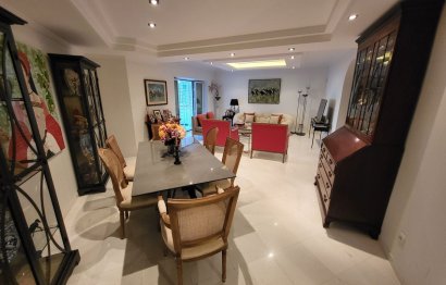 Resale - Apartment - Middle Floor Apartment - Marbella - Puerto Banús