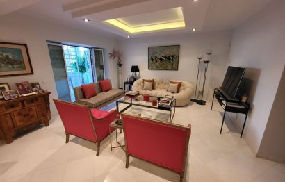 Resale - Apartment - Middle Floor Apartment - Marbella - Puerto Banús