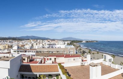 Resale - Apartment - Middle Floor Apartment - Estepona - Estepona Centro