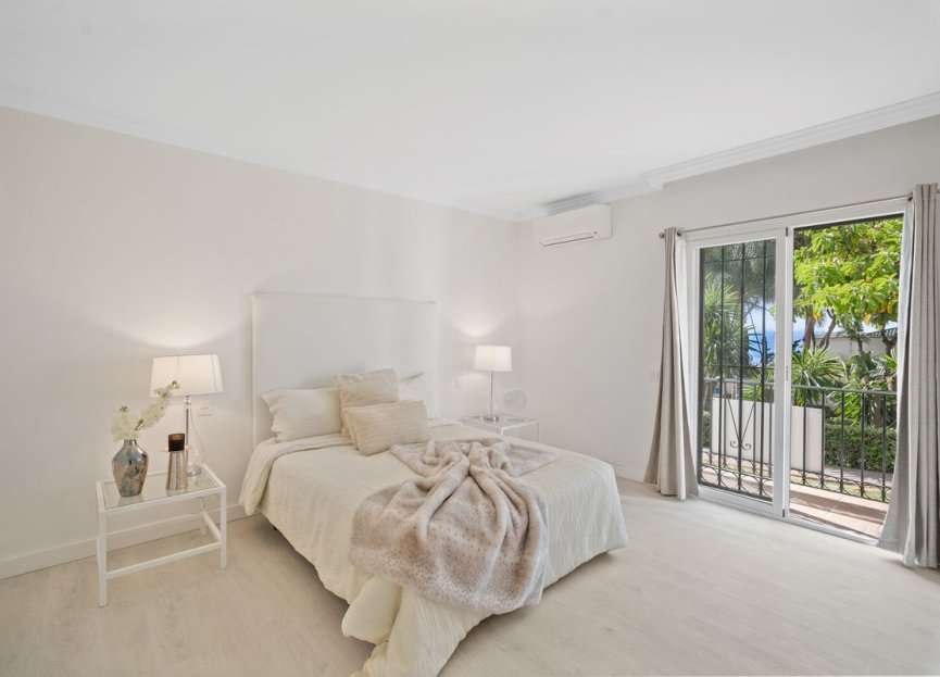 Resale - Apartment - Ground Floor Apartment - Marbella - Puerto Banús