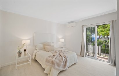 Resale - Apartment - Ground Floor Apartment - Marbella - Puerto Banús