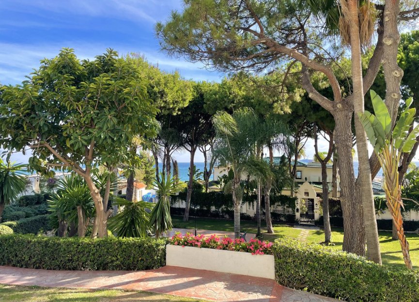 Resale - Apartment - Ground Floor Apartment - Marbella - Puerto Banús