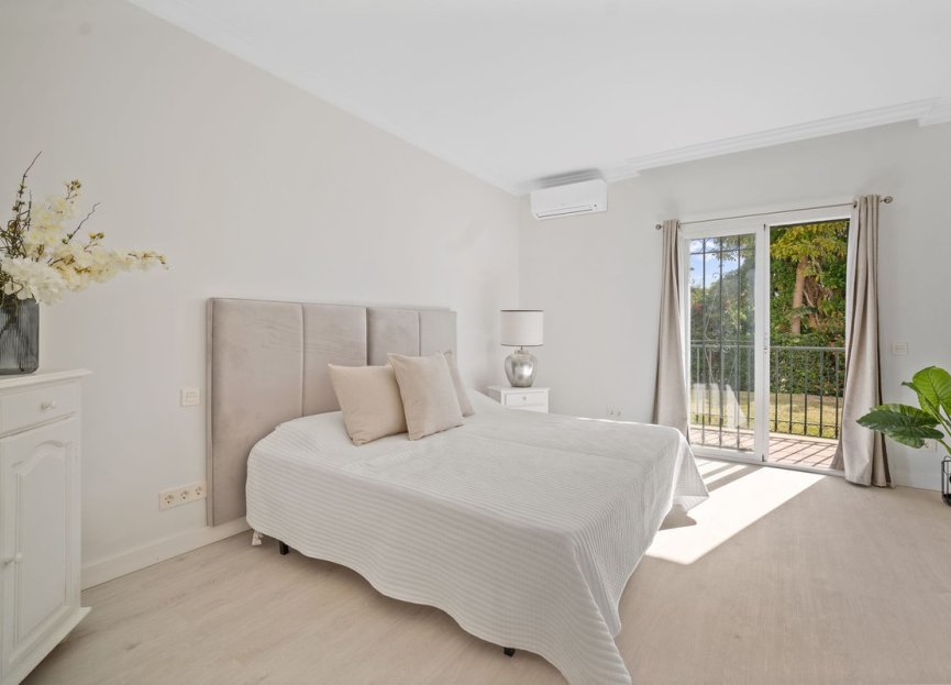 Resale - Apartment - Ground Floor Apartment - Marbella - Puerto Banús