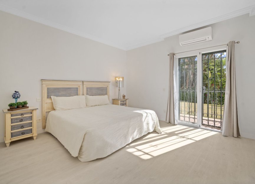 Resale - Apartment - Ground Floor Apartment - Marbella - Puerto Banús