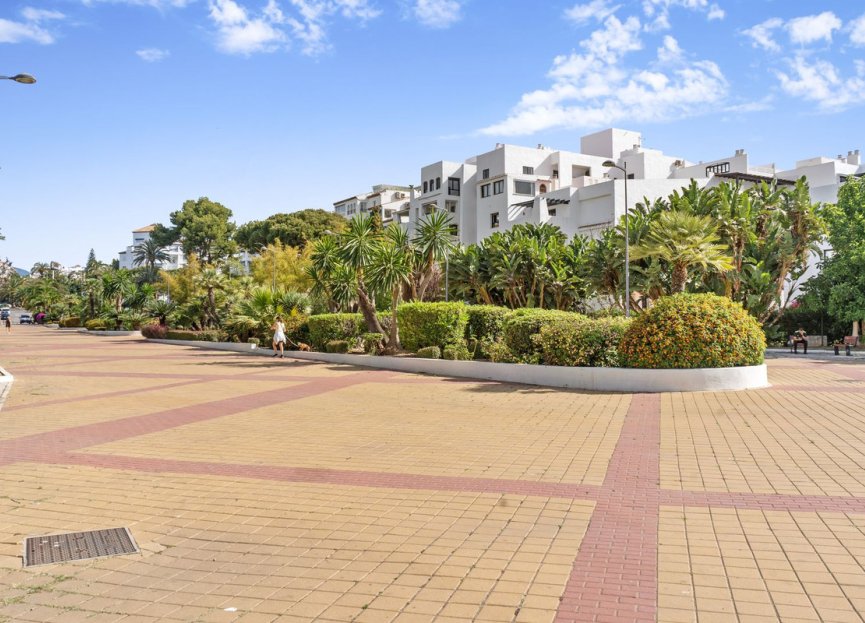 Resale - Apartment - Ground Floor Apartment - Marbella - Puerto Banús