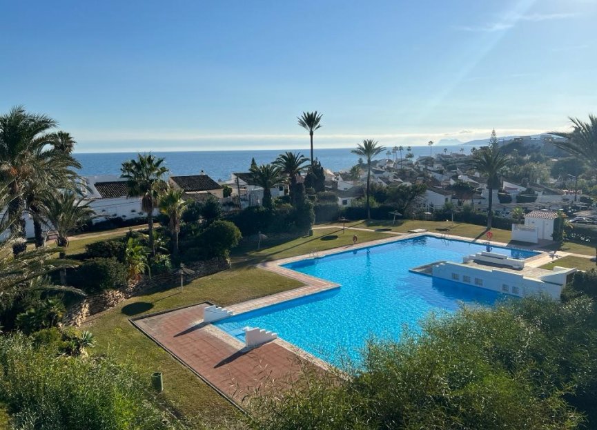 Resale - House - Detached Villa - Estepona - Estepona Centro