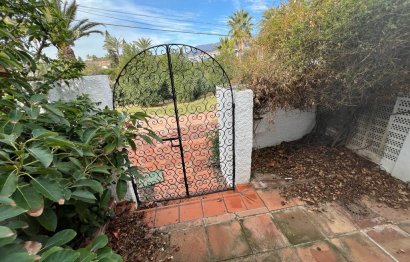 Resale - House - Detached Villa - Estepona - Estepona Centro