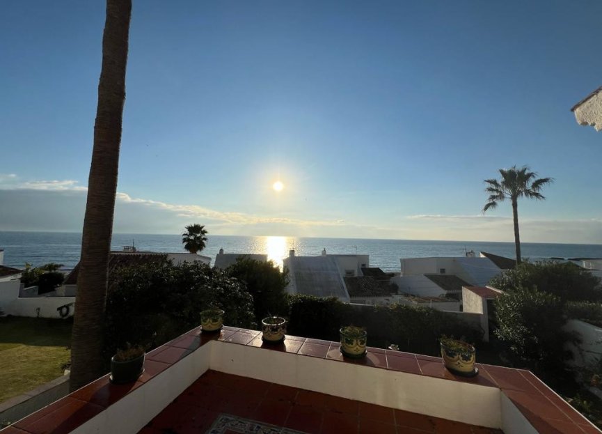 Resale - House - Detached Villa - Estepona - Estepona Centro