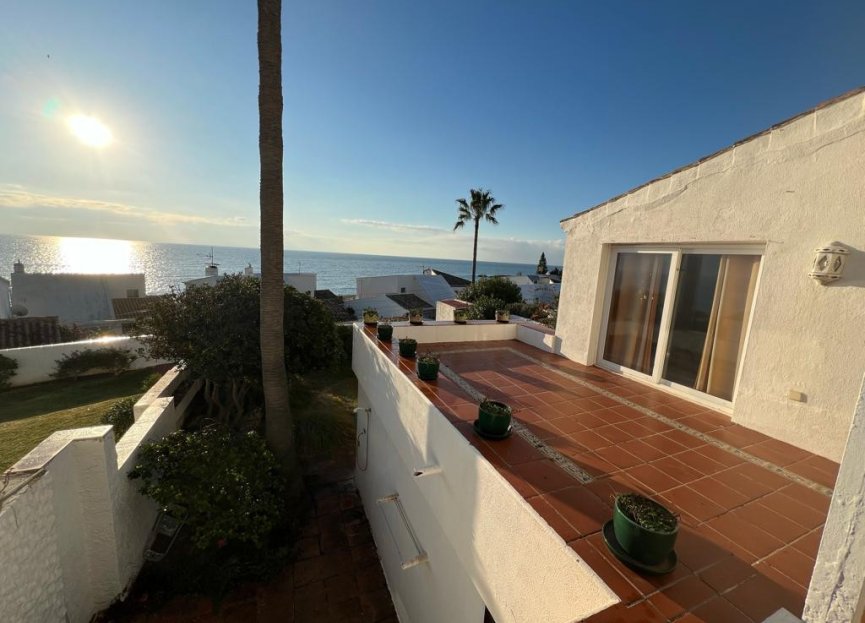 Resale - House - Detached Villa - Estepona - Estepona Centro