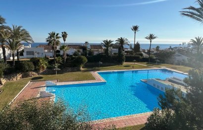 Resale - House - Detached Villa - Estepona - Estepona Centro