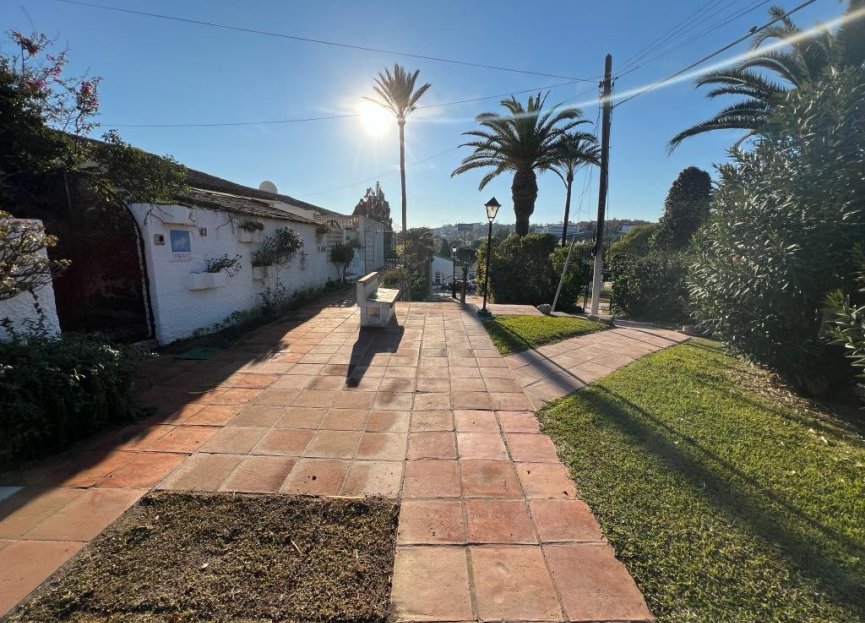 Resale - House - Detached Villa - Estepona - Estepona Centro