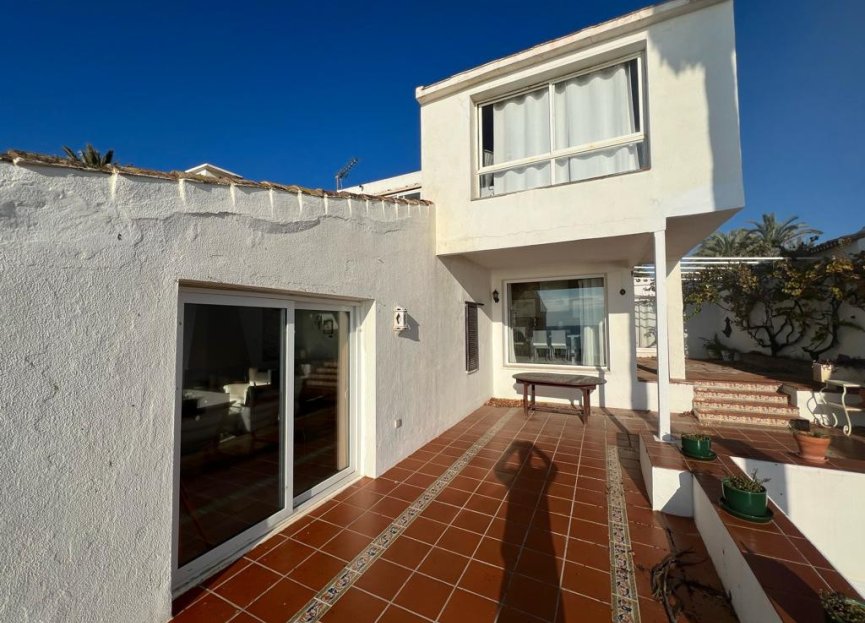 Resale - House - Detached Villa - Estepona - Estepona Centro