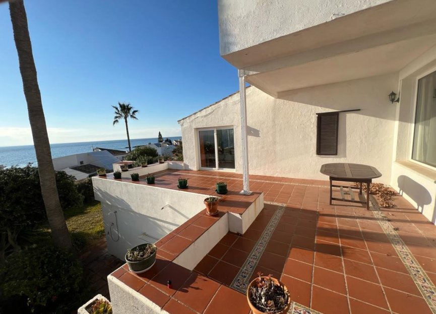 Resale - House - Detached Villa - Estepona - Estepona Centro