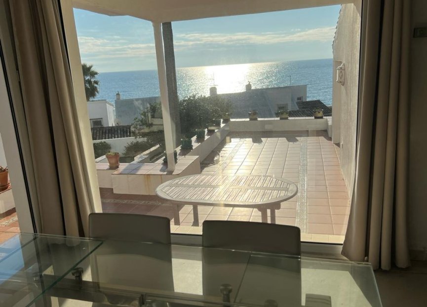 Resale - House - Detached Villa - Estepona - Estepona Centro