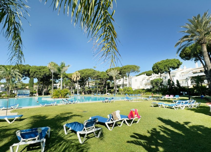 Resale - Apartment - Middle Floor Apartment - Estepona - Estepona Centro