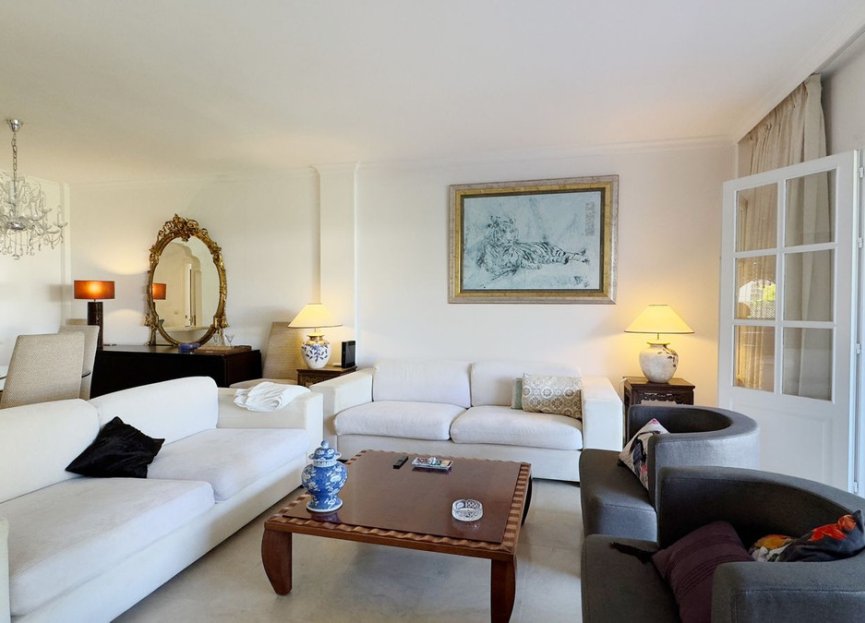 Resale - Apartment - Middle Floor Apartment - Estepona - Estepona Centro