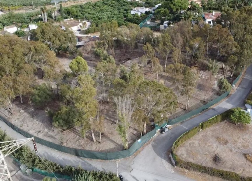 Resale - Plot - Land - Estepona