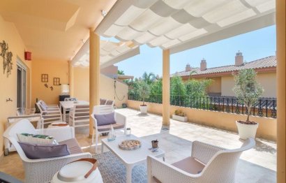 Resale - Apartment - Middle Floor Apartment - Marbella - Nueva Andalucia