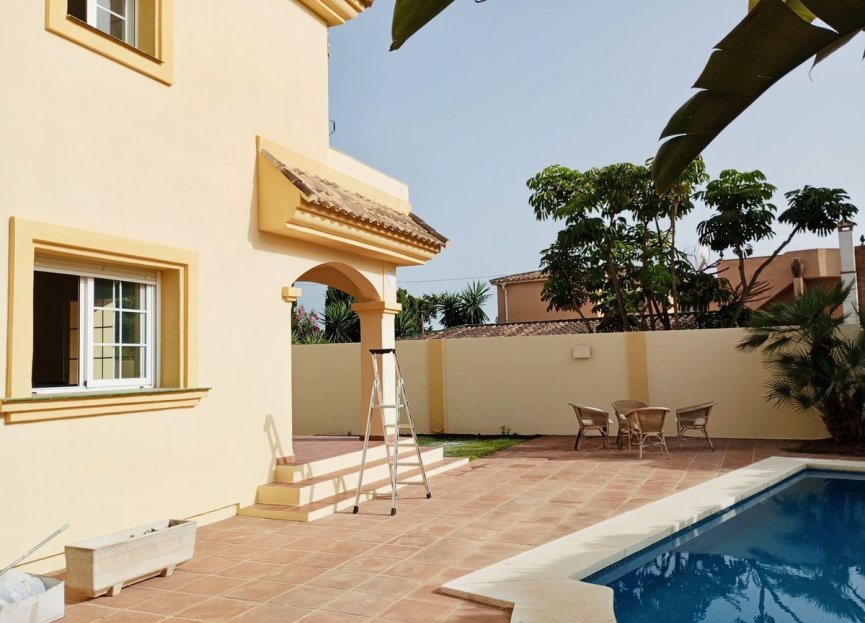 Resale - House - Detached Villa - Marbella - Nueva Andalucia