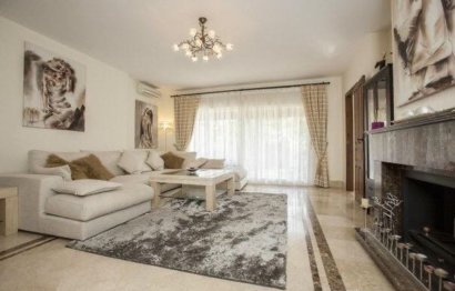 Resale - House - Detached Villa - Marbella - Nueva Andalucia