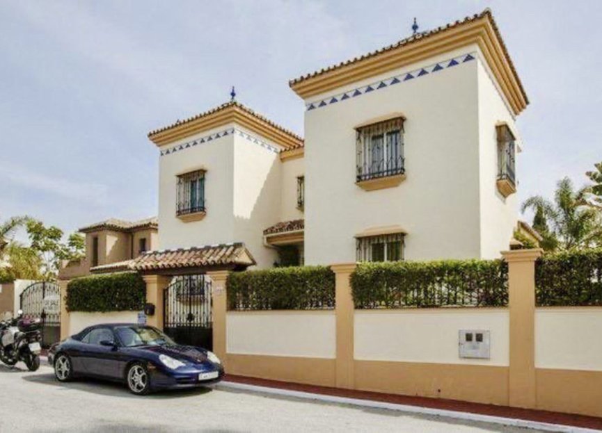 Resale - House - Detached Villa - Marbella - Nueva Andalucia