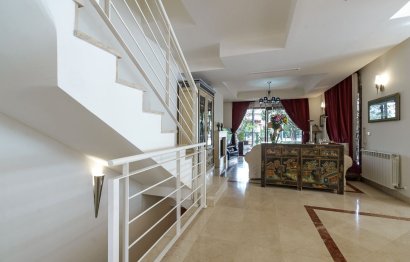 Resale - House - Townhouse - Marbella - Nueva Andalucia