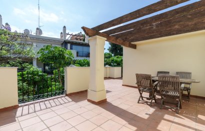 Resale - House - Townhouse - Marbella - Nueva Andalucia