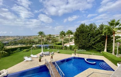 Resale - House - Detached Villa - Benahavís - La Quinta