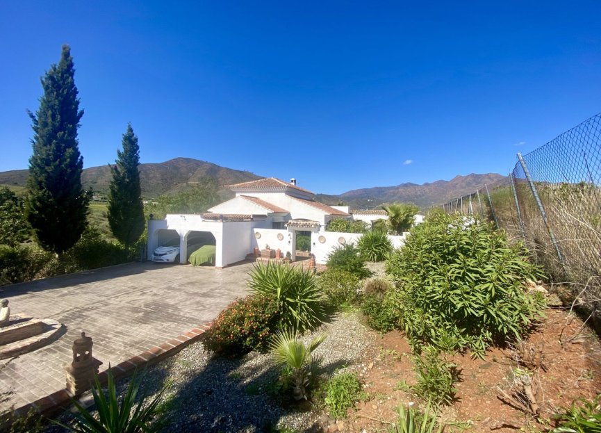 Resale - House - Detached Villa - Mijas