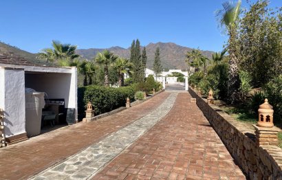 Resale - House - Detached Villa - Mijas