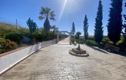 Resale - House - Detached Villa - Mijas