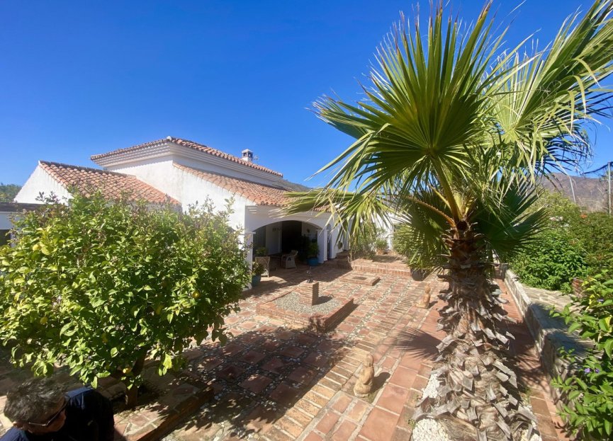 Resale - House - Detached Villa - Mijas