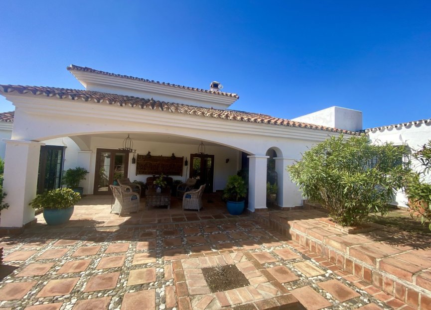 Resale - House - Detached Villa - Mijas