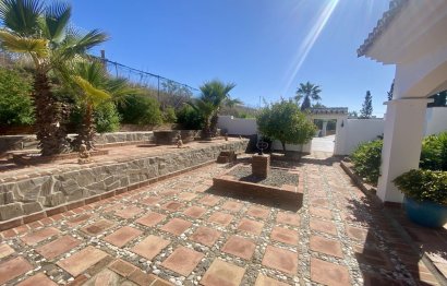 Resale - House - Detached Villa - Mijas