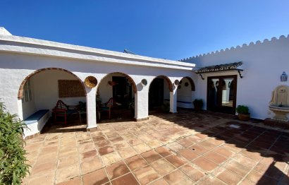 Resale - House - Detached Villa - Mijas