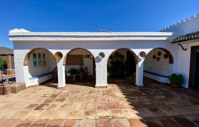 Resale - House - Detached Villa - Mijas