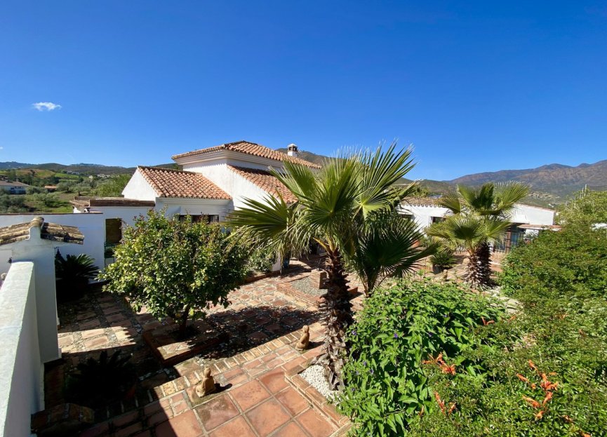 Resale - House - Detached Villa - Mijas